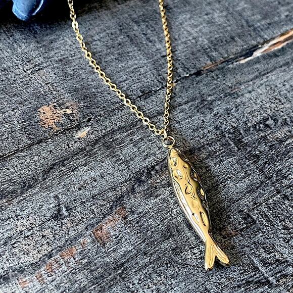 Free People Jewelry - NEW Gold Sardine Pendant Layering Necklace